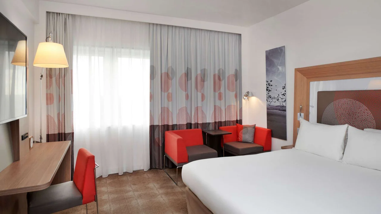 Novotel London West